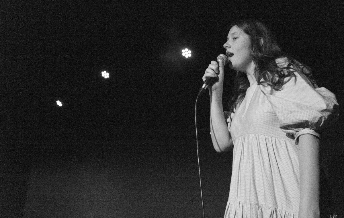 ❤️‍🔥Book now for THE CATHEDRAL❤️‍🔥

Devised by an all-female, all-migrant ensemble, THE CATHEDRAL is a deeply silly and utterly heartbreaking mashup of karaoke, clowning, movement and live choral music🌺🌼🌸

14-17 Mar
@VAULTFestival 

🎟️ tinyurl.com/365sdxy3

📸 <a href="/michaelcreanmus/">Michael Crean</a>