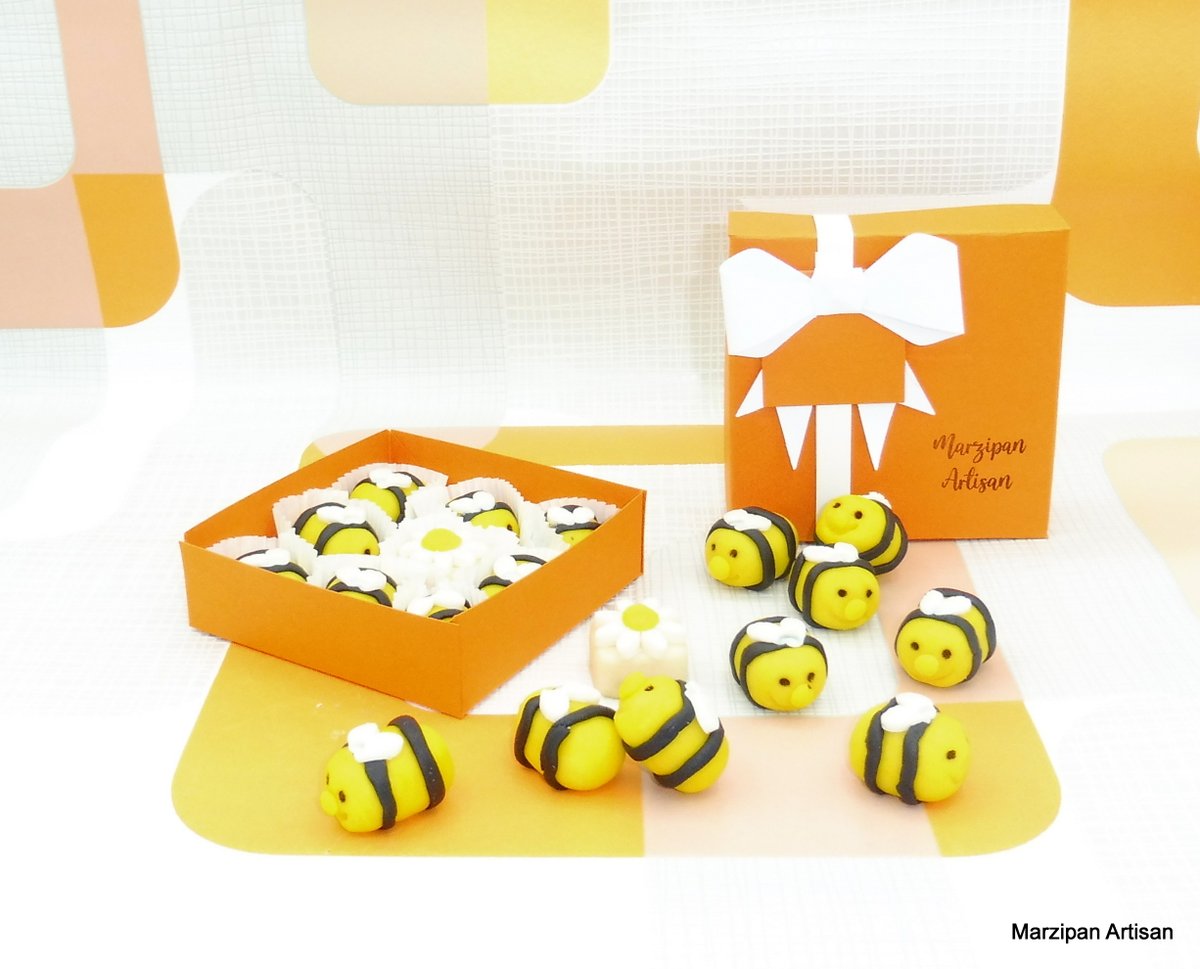How about these cute little marzipan bees 🐝🐝The perfect gift for #MothersDay2023 or #birthday 

etsy.com/uk/listing/103…

#UKCraftersHour #mhhsbd #bees