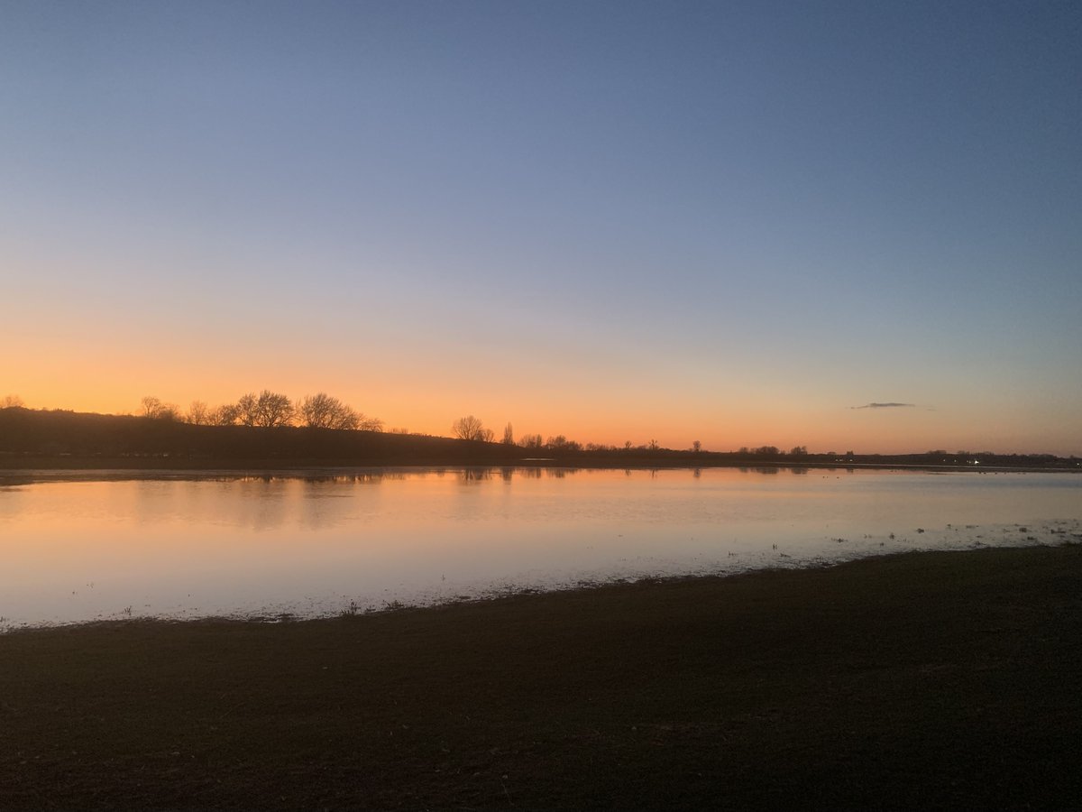 James King (@jamesking7341) on Twitter photo Port Meadow, Oxford: tristis Siberian Chiffchaff + 6 collybita Chiffchaff in Trap Ground allotments W perimeter-hedge ditch 16.20pm. Ad. Mediterranean Gull, Dunlin and 140 Golden Plover on Flood at dusk <a href="/temiller17/">Thomas Miller</a> <a href="/OOSbirding/">Oxford Ornithological Society</a> <a href="/oxonbirdnews/">Oxon Bird News</a> Port Meadow, Oxford: tristis Siberian Chiffchaff + 6 collybita Chiffchaff in Trap Ground allotments W perimeter-hedge ditch 16.20pm. Ad. Mediterranean Gull, Dunlin and 140 Golden Plover on Flood at dusk <a href="/temiller17/">Thomas Miller</a> <a href="/OOSbirding/">Oxford Ornithological Society</a> <a href="/oxonbirdnews/">Oxon Bird News</a>