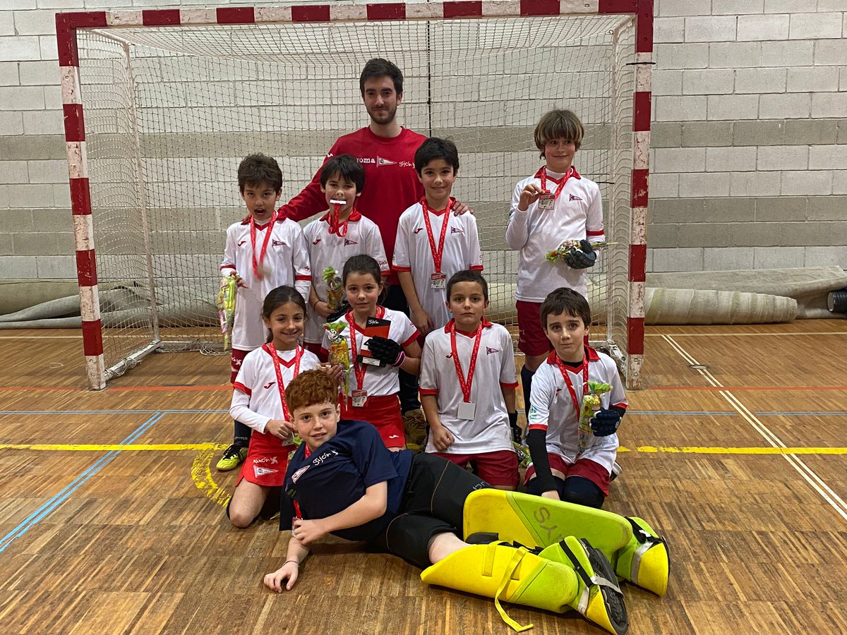 rgcchockey's tweet photo. resultados en los PlayOff en categoría Benjamín:
1º🥇RGCC A
2º🥈RGC B
4º RGCC C
Gracias a técnicos, jugadores y familias por esta magnífica jornada. @PDMGijon @fpa_hockey @RGCC_Oficial @CODEMAHOCKEY @LloberuHockey @43falin @oscarpalomero https://t.co/TofzAF30iy