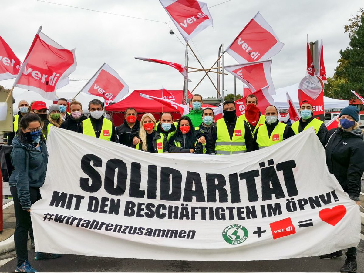 Beim #Klimastreik am Freitag sind wir für die Stärkung des ÖPNV auf der Straße – Seite an Seite mit den Menschen, die die Busse und Bahnen fahren!