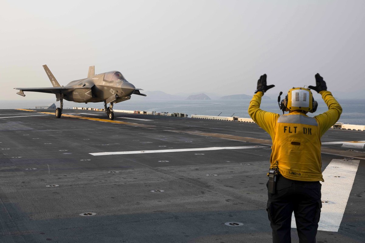A #MarineCorps F-35B Lightning II with the @Official13thMEU conducts flight ops aboard the USS Makin Island in the Gulf of Thailand, Feb. 22. 

The Makin Island is designed to field an amphibious force that can support operational commanders around the globe. 

#BlueGreenTeam