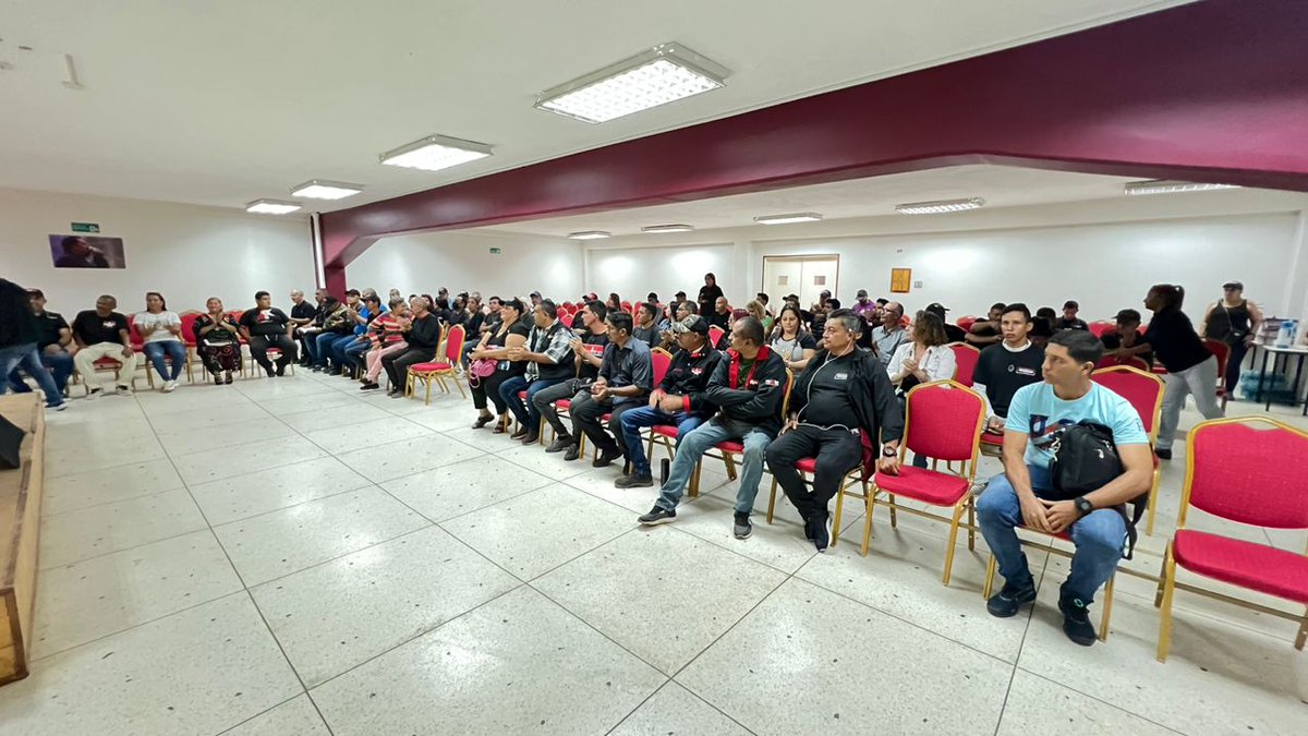 #GiraDeOrganicaciónNMRT2023 hoy en Edo. <a href="/MRT_Zulia/">TW oficial MRT Zulia</a> con nuestro responsable de Organización Nacional <a href="/Tupa_Esteban/">Esteban Fernández</a> y del bloque Angel Tobias García <a href="/azuajemanuelmrt/">Manuel Azuaje</a>, evaluando y afinando nuestro Plan @TupamaroMRT en el marco del fortalecimiento y crecimiento del Partido.