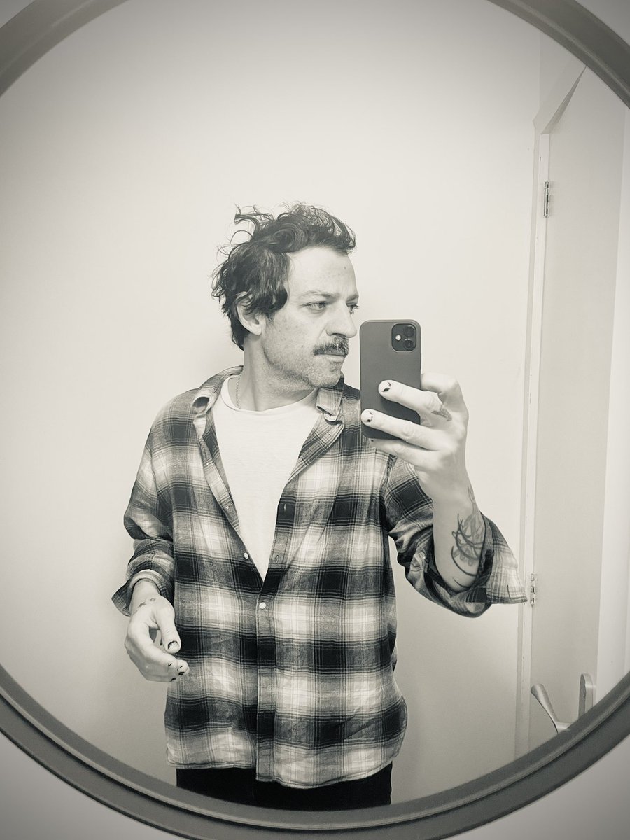 Esto es un selfie robado? 👨🏻‍🦳