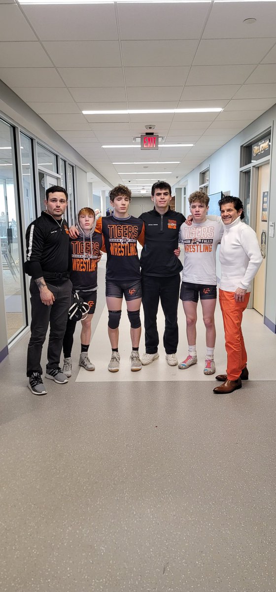 ChagrinWrestle's tweet photo. Congratulations to our District Qualifiers J and Hunter and alternates 
Michael and Nathaniel! https://t.co/k0brvquHLn