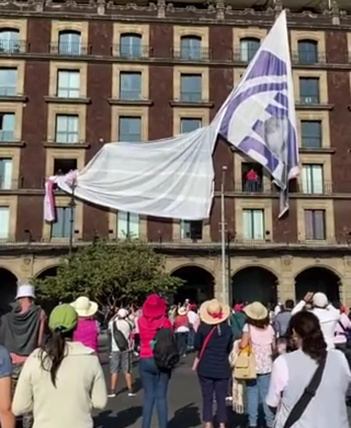 Trataron de desprestigiar la concentración... pero no pudieron !!! 

#ElINESomosTodos 
#ElINESeRespeta 
#CampamentoMéxico
<a href="/ChairosY/">Sir M</a>