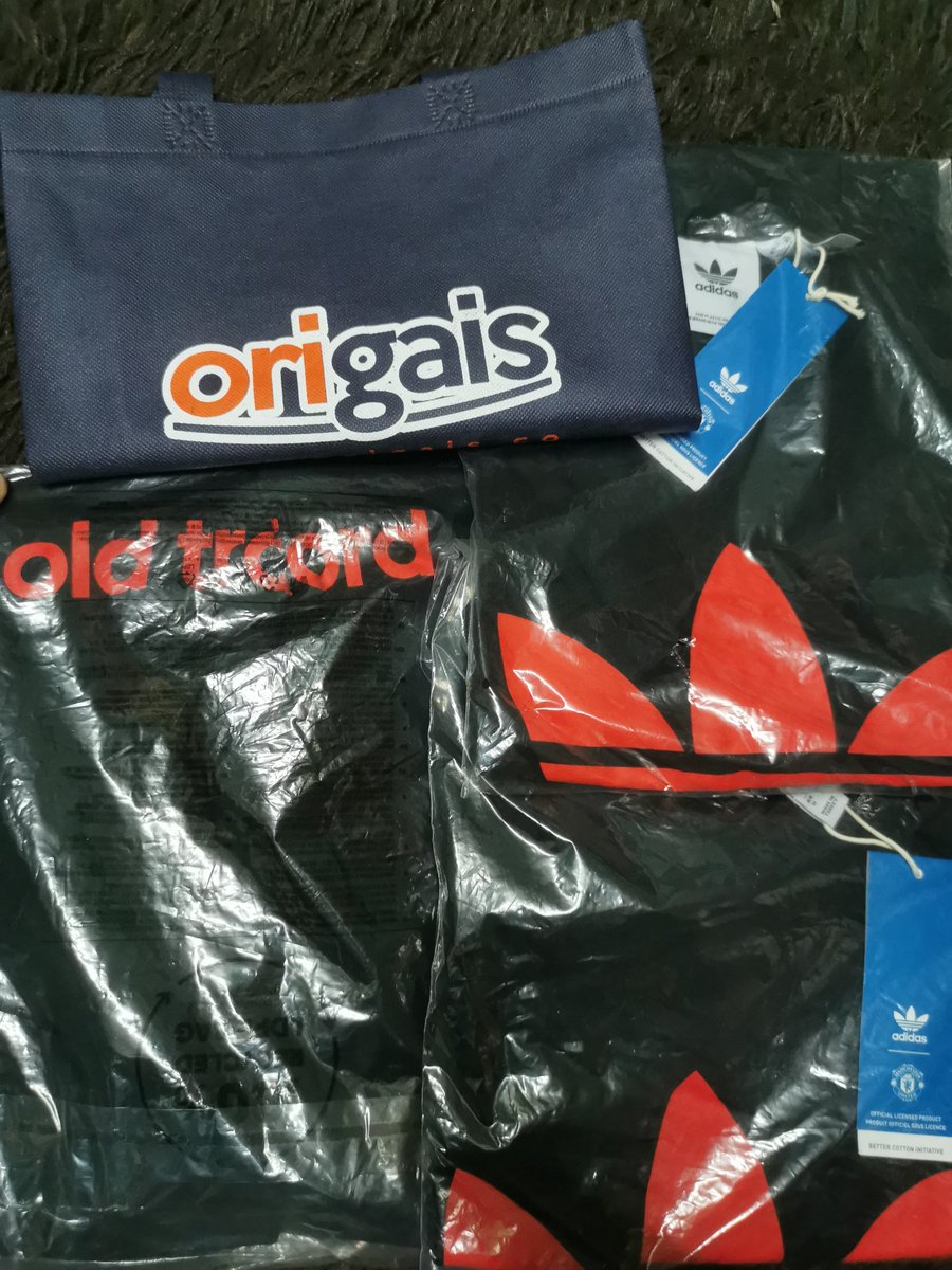 origais's tweet photo. Manchester united Old Trafford tee
💯Original 💯official
💯Cotton by adidas https://t.co/XZFZ5Npqw3