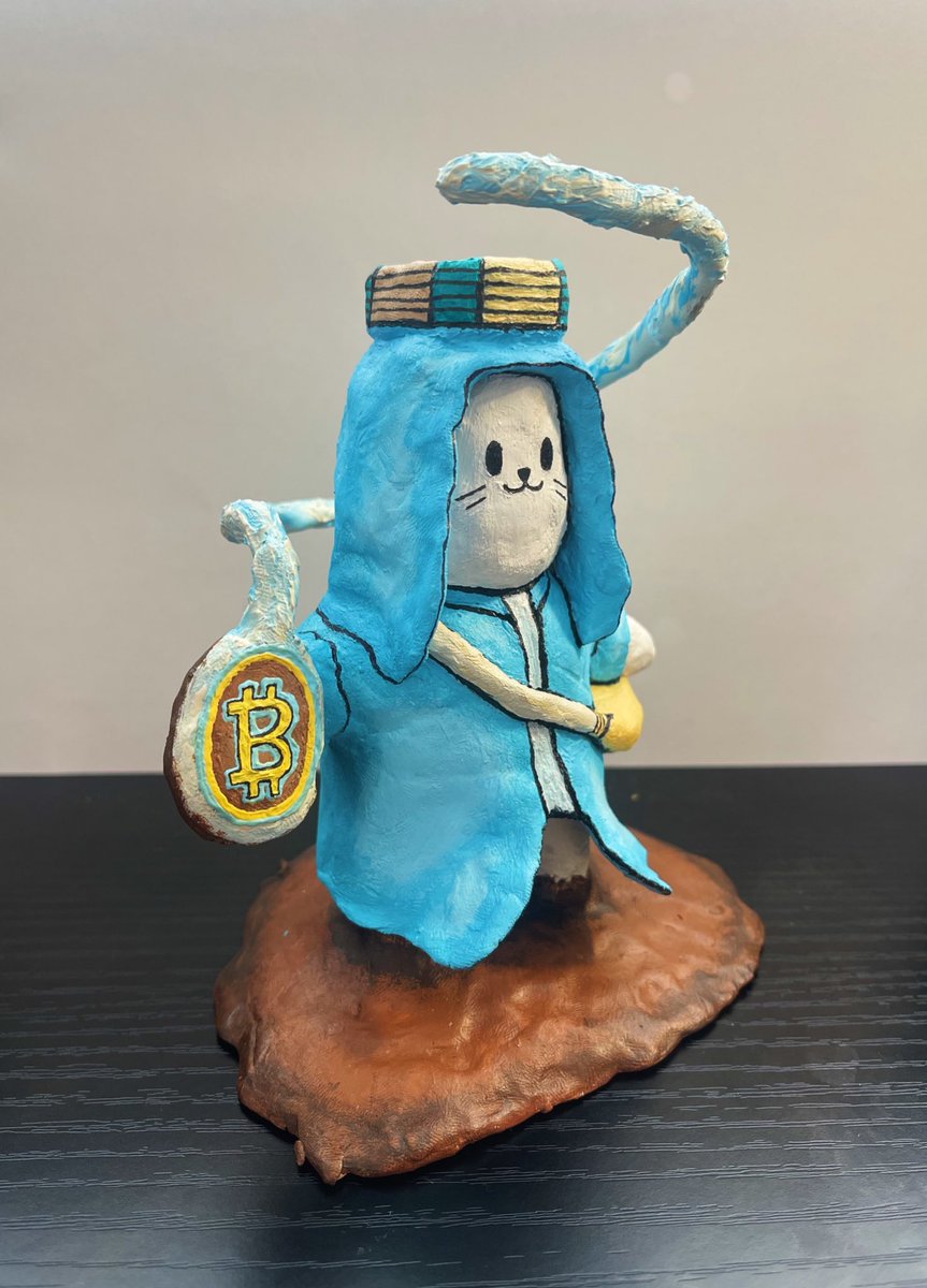 DOOMbot_Teo's tweet image. What started off as a submission for a @SappySealsNFT Ordinal. Ended up being more time consuming than I thought lol

But wanted to share my creation of the “Travelling Sealsman” I sculpted out of clay &amp;amp; painted!🗿🎨