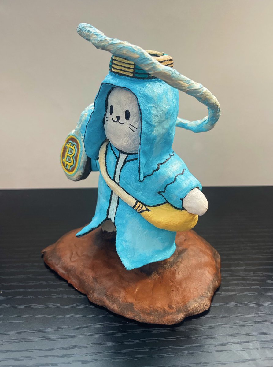 DOOMbot_Teo's tweet image. What started off as a submission for a @SappySealsNFT Ordinal. Ended up being more time consuming than I thought lol

But wanted to share my creation of the “Travelling Sealsman” I sculpted out of clay &amp;amp; painted!🗿🎨