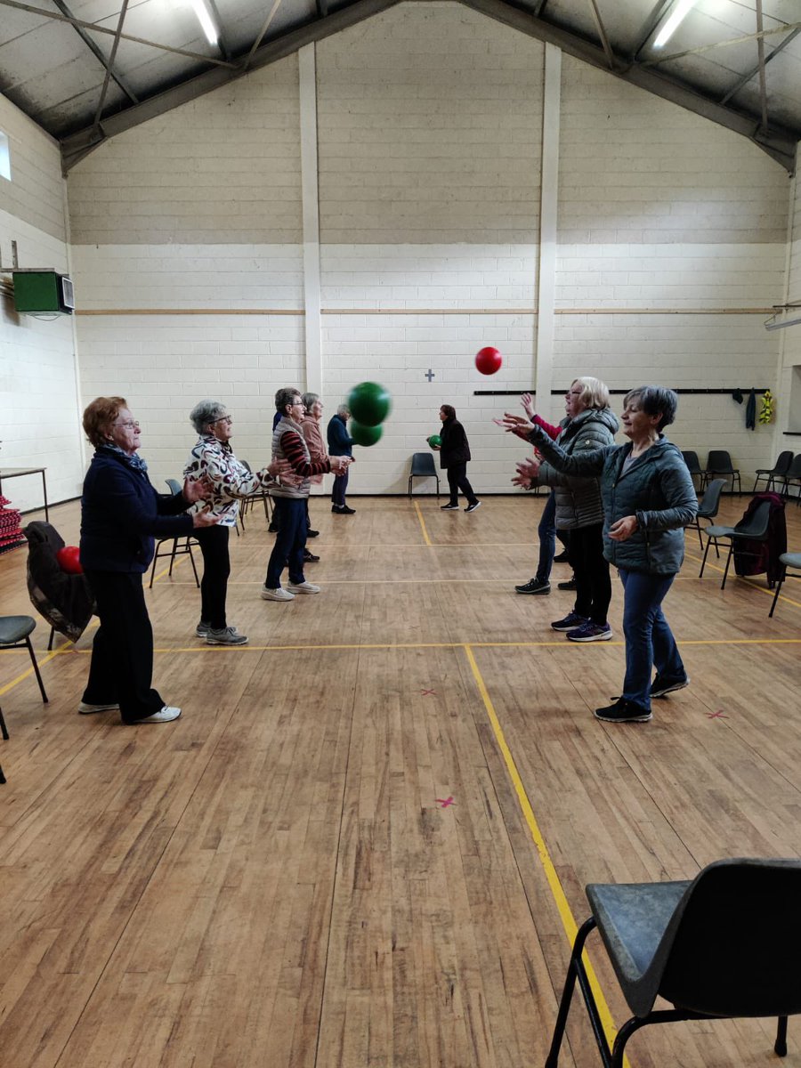 CorkSports's tweet photo. 🤩 Recent action from West Cork!

Over 670 participants now taking part in our Staying Fit For The Future Programmes across 35 city &amp; county venues!

ℹ️ Read more about the programme here: https://t.co/lepFTgOfZd https://t.co/J3Rrip7Ysl