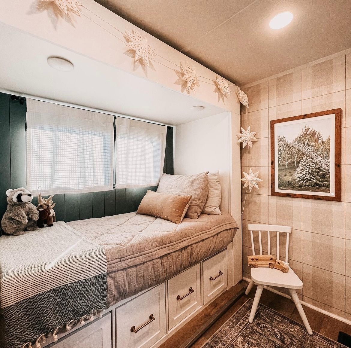 RVinspiration's tweet photo. We just listed a 2018 Keystone Montana High Country for sale on our website. 

This one is beautiful and won't last long. 😍

https://t.co/7K7AqO0HLa https://t.co/CictF4f2mb