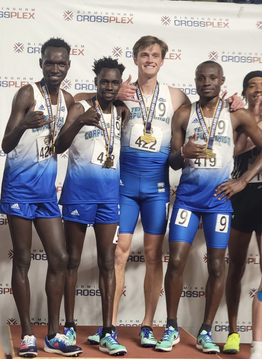 Shakas up for an SLC Indoor Championships title for the men’s DMR with a new school record!

#ShakasUp // #GoIslanders