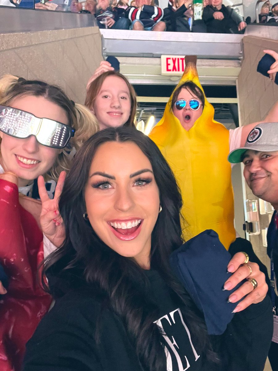 karlyonair's tweet photo. I think I had more fun than the kids today at the @NHLJets NextGen Takeover Game! So many young stars in the building this afternoon. The future looks bright. #GoJetsGo #NextGenTakeover https://t.co/gxcS5IOykz