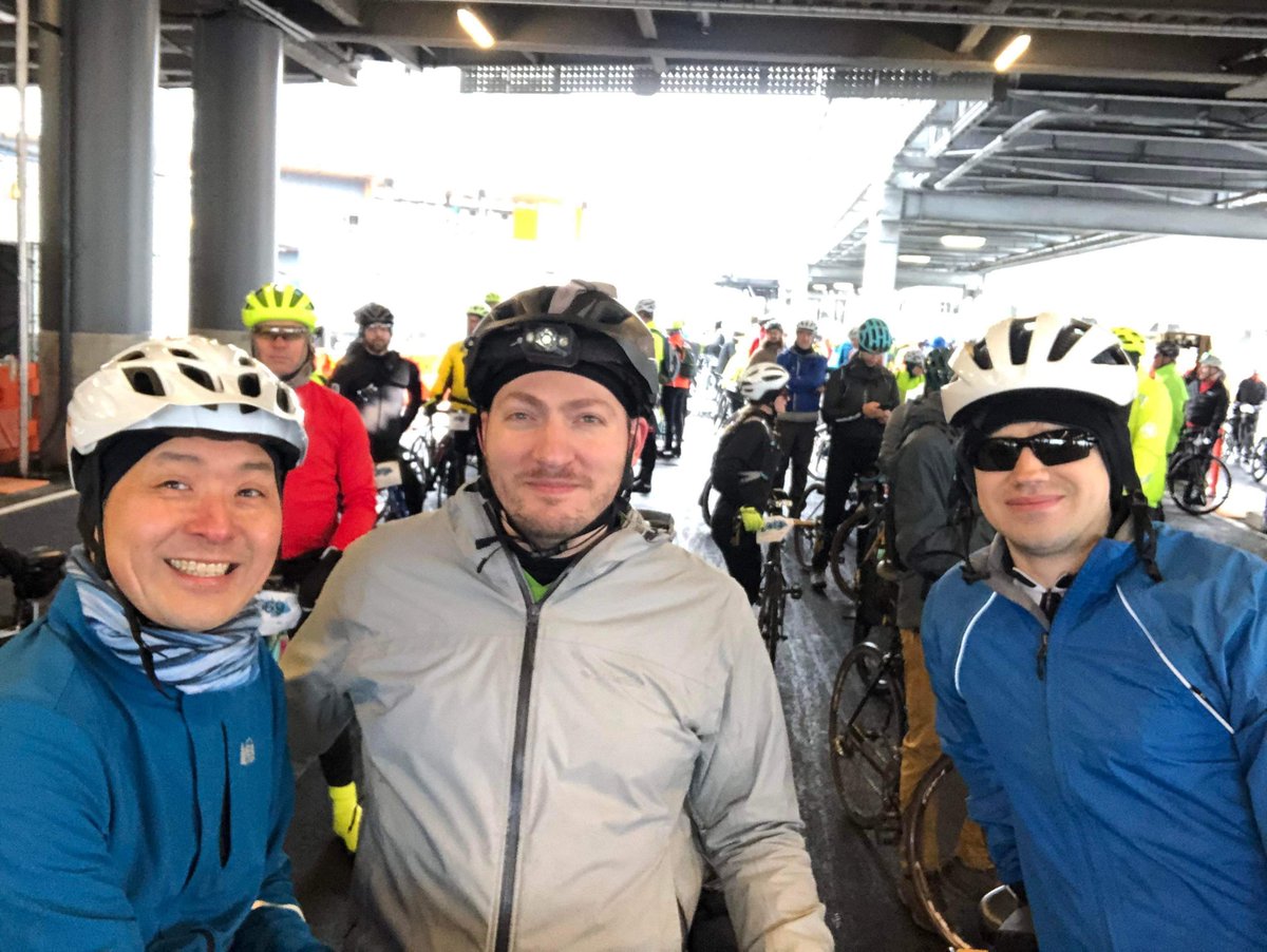 bobco85's tweet photo. 1/2 I’ve ridden #ChillyHilly every year since I moved here, &amp; 6th time was on my birthday! It was a joyous ride on chilly yet sunny day @CascadeBicycle #SEAbikes #bikePNW 
-rode w @206Husky &amp; Andrew
-@wsferries offloading 
-joy
-saw @jeremycole but he forgot his cleanup tools 😉 https://t.co/99TFybLKyM