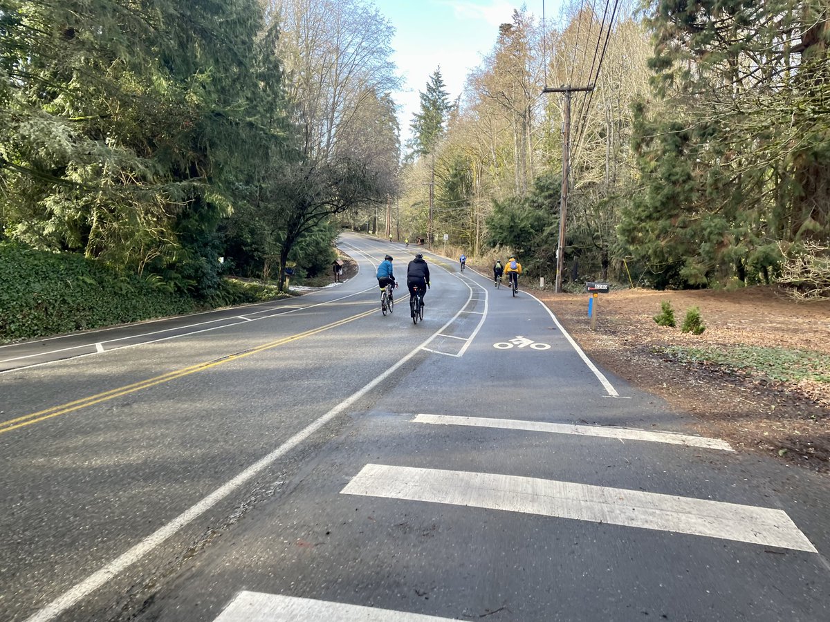 bobco85's tweet photo. 2/2 It was wonderful to see folks at @CascadeBicycle #ChillyHilly today incl @206Husky @infoJessica @ballardbiker13 @jeremycole Ankur from @BFGreenways &amp; more
-NP caboose
-new buffer/sep bike lanes on NE Eagle Harbor Dr
-chili w cherry frosted brownie cupcakes I baked #SEAbikes https://t.co/8jUGwqn5JA