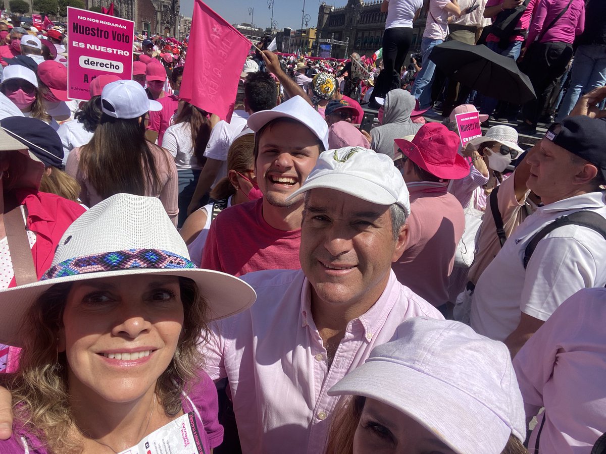 bestopier's tweet photo. @nytimes
@reuters
@cnnbrk
@theeconomist
@bbcworld
@bbcbreaking
@cnn
@ap
@washingtonpost
@foreignpolicy
@wsj
@time
@cnni
@financialtimes
@ajenglish
@guardian
@breakingnews
@guardiannews
@huffingtonpost
@INEMexico
#MiVotoNoSeToca
#YoDefiendoAlINE
#ElINENoSeToca https://t.co/YqUfDQa3o7