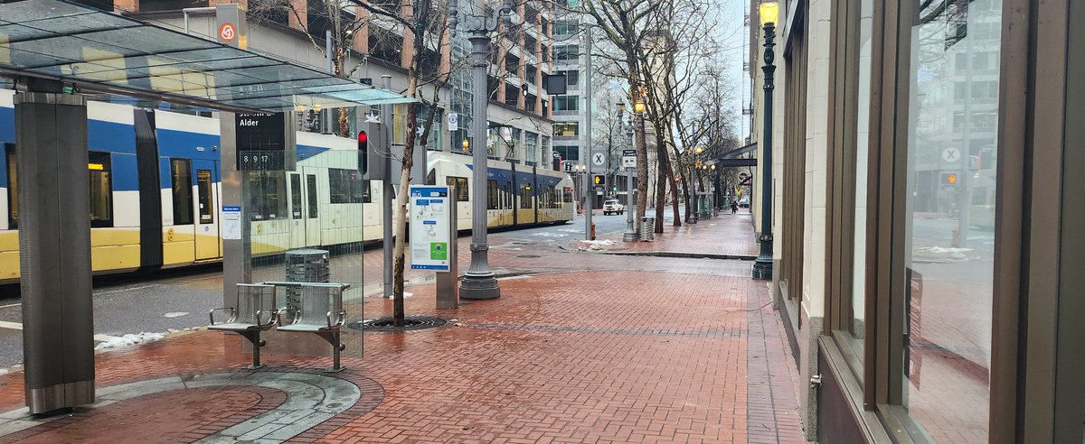DevH79's tweet image. Downtown Portland is perfectly fine... #Portland #PDX