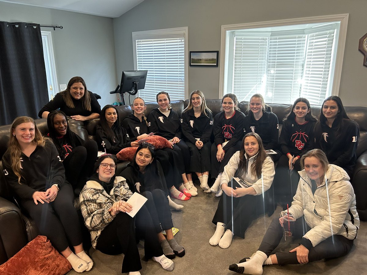 DCGBball's tweet photo. No better way to head into Districts week then Mass together, a mini retreat/reflection with the great Mrs. Wilkerson and team lunch ❤️🏀🖤 #WeOverMe
#GodWorksThroughUs #Road2WoodenMittens https://t.co/x7TVcVnEXR