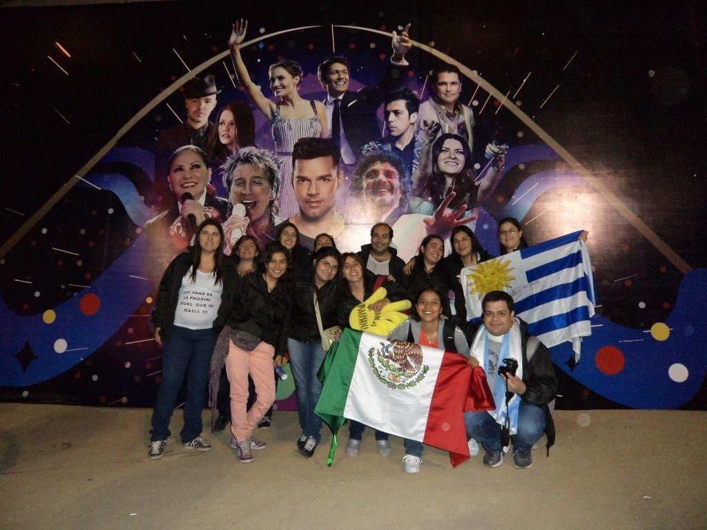 pausinianosmx's tweet photo. Eres tú @LauraPausini y somos nosotros … Juntos 30 años después y los que estén por venir #Laura30 #UnBuenInicio #LAURA30MAXISTORY https://t.co/Zy24zH0HoW