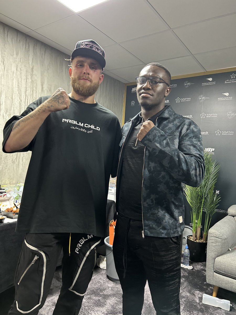 Deji's tweet image. Losing doesn’t define you, it’s how you handle loss that makes you a true champion @jakepaul 
instagram.com/p/CpJZnhIoBK6/…