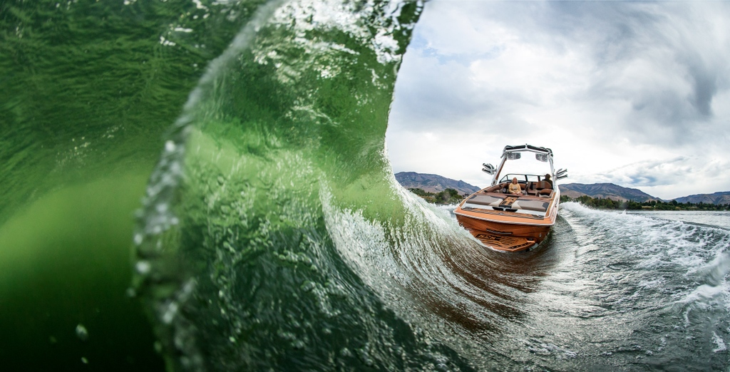CenturionBoats's tweet photo. Our Opti-V Hull creates powerful well-formed waves that can be configured to your riding style.
#centurionboats #wakeboat #wakesurfboat #wakesurf #towboat #centurion #boats #wakelife https://t.co/OYVDhggnYj