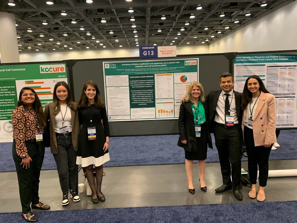 montypal's tweet photo. Gotta say that #GU23 was one of my fav @ASCO mtgs yet, with dear friends @neerajaiims & @KidneyCancerDoc flanking the agenda w practice-changing studies in #prostatecancer & #kidneycancer, respectively. Was also super proud of my incredible team (@EbrahimiHedyeh @NazliDizman @crisbergerot @arafflemd @ZeynepZengin @DVCastro_) several of whom got @ConquerCancerFd merit awards (grateful to @RCCadvocate & @kcCURE for the opportunity to present some terrific data around #nutrition/#supplements). Representing some of the youngest of my crew, #SwetaPrajapati @UCIrvine & #MatthewFeng @pomonacollege held their own in the poster sessions - not bad for students early in their college career!