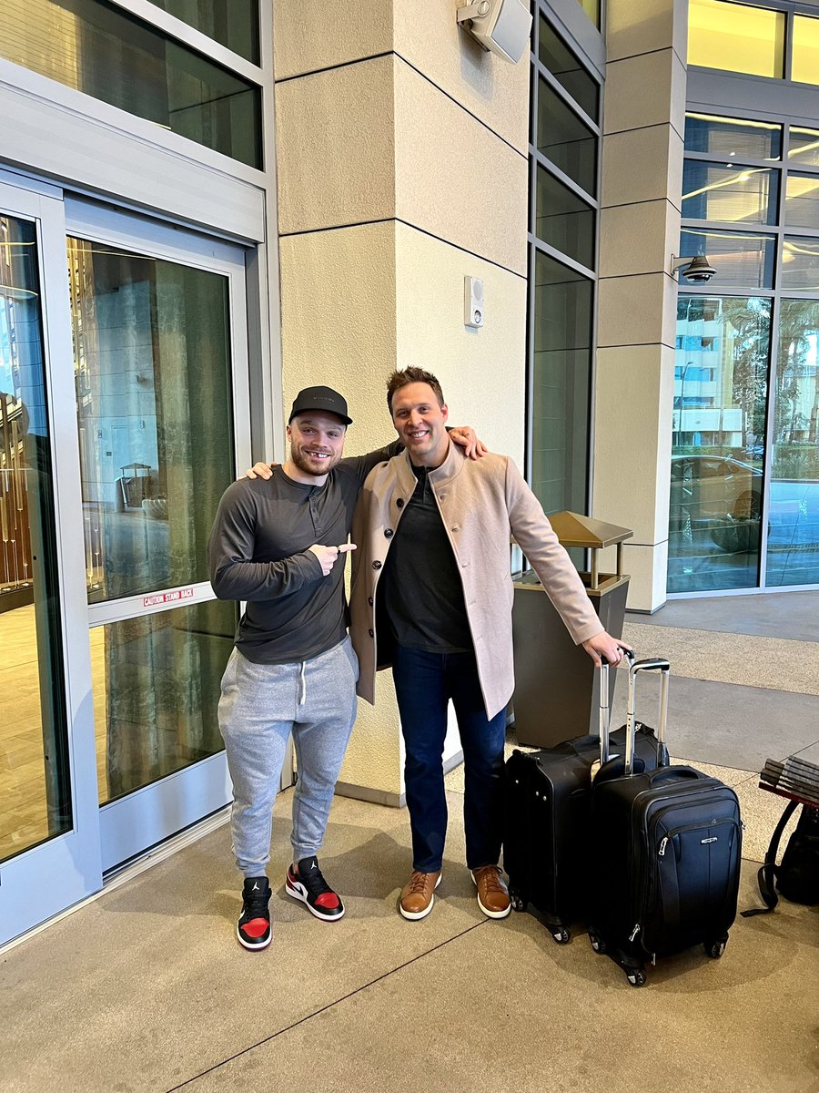 maxdomi's tweet photo. You’re not going to find a better human being out there than this legend right here. So many great memories in such a short period of time. Going to miss ya tons brother. Go get another cup! Good luck champ! 👊❤️ https://t.co/7s7s4I7bV9