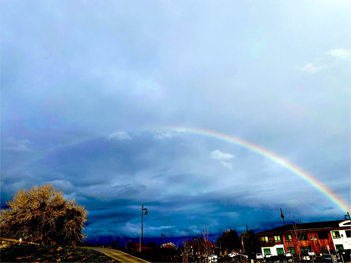 Rebecca_Strom's tweet photo. Count your rainbows, not your storms. 🌈 😉 #rainbow #CAwx #BayArea #EastBay https://t.co/hwlxe3l162