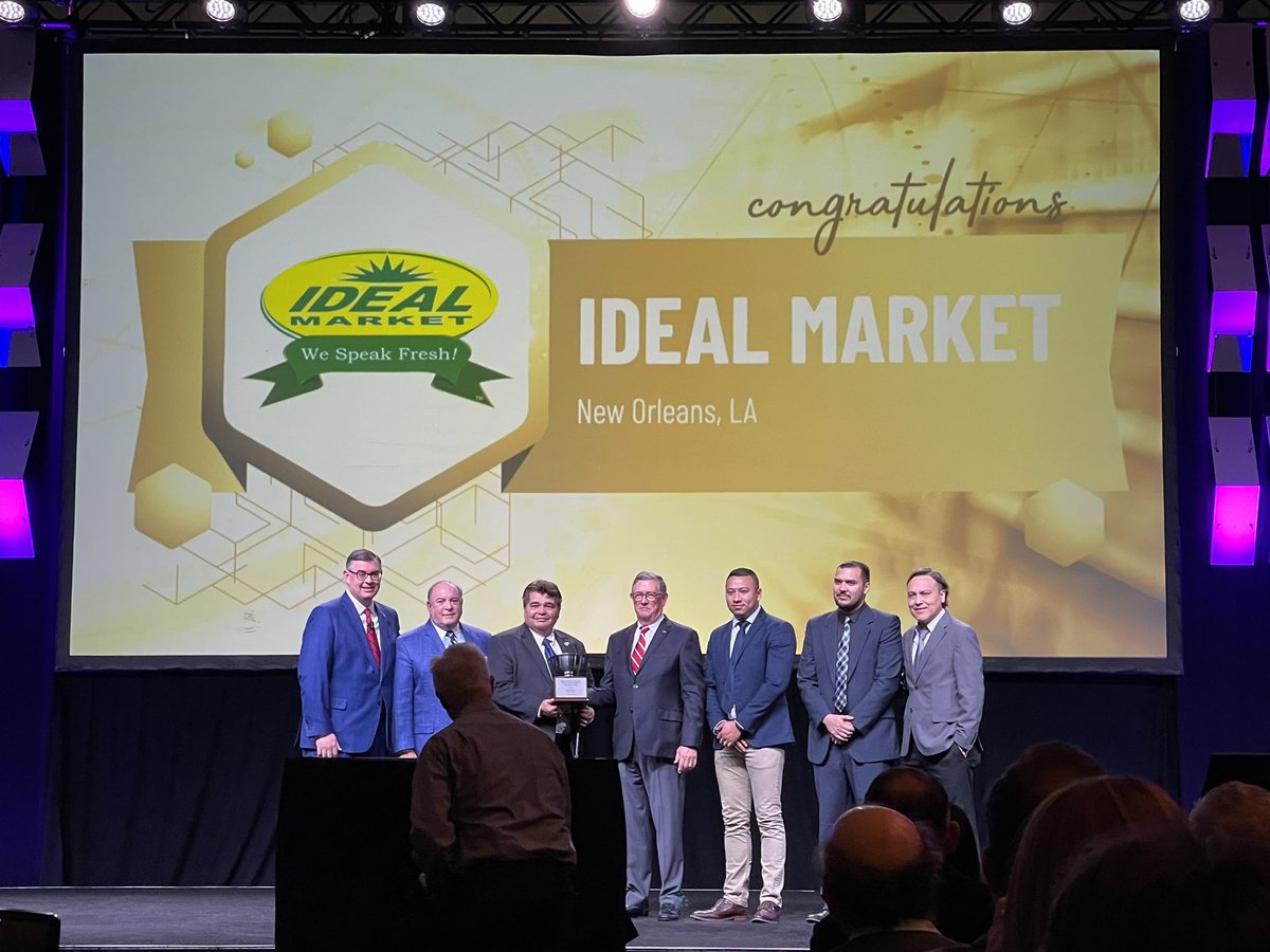 TimTang4Retail's tweet photo. @KCCorp Denny Belcastro presents the Peter J Larkin Community Service Reward to @IdealMarket at #NGAShow23 @NGAShow2023 https://t.co/y9OFl5YYHC