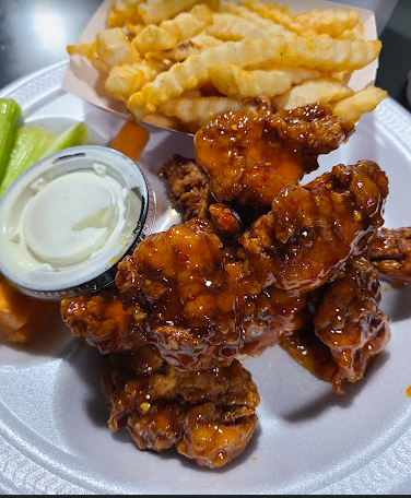 Time for some Blazing good wings from Blazer's Hot Wings! 🍗 You won't be disappointed, their flavors are great. 👉lakehomes.site/3QoiTLT 

📸 Blazer's Hot Wings

#local #business #support #shoutout #ga #georgia #food #foodie #local #restaurant #localrestaurant #wings #hotwings