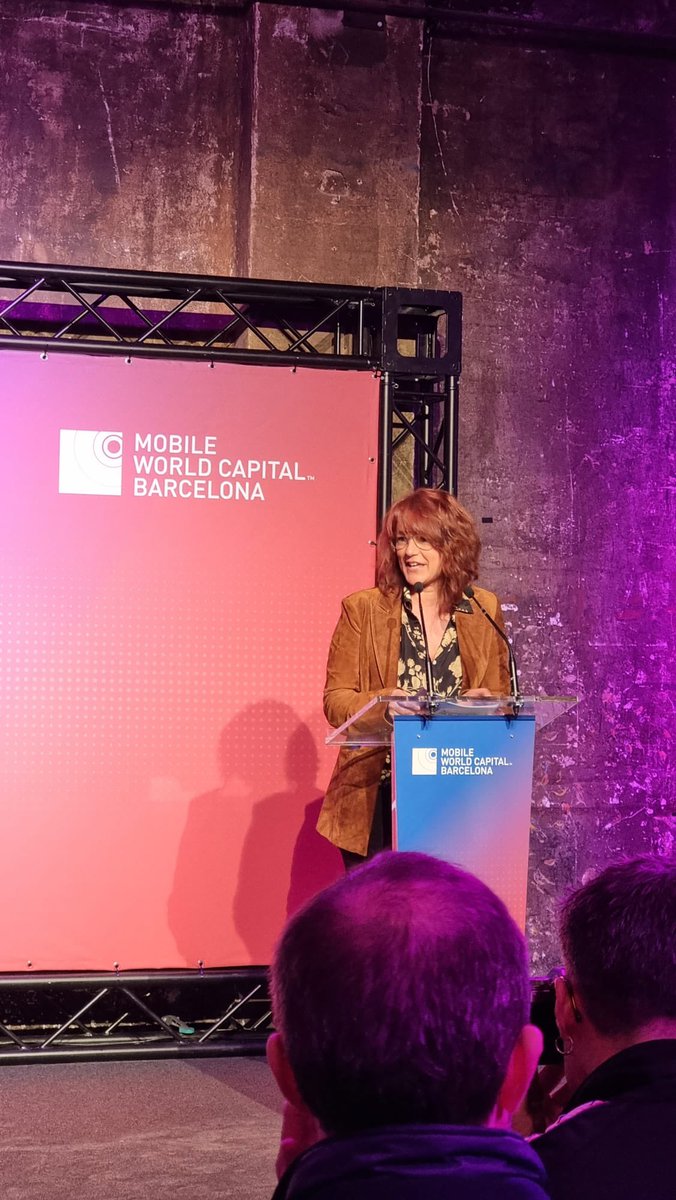 ErikaTorregrosa's tweet photo. #Barcelona esta semana se viste de innovación, tecnología y vanguardia. 📱🕹️💡
#MobileLunch 24 hours before MWC Barcelona 2023 begins welcome speeches
@SEDIAgob @laiabonetrull @perearagones @ffajula
#MWC23 https://t.co/iE3VSHGvHQ
