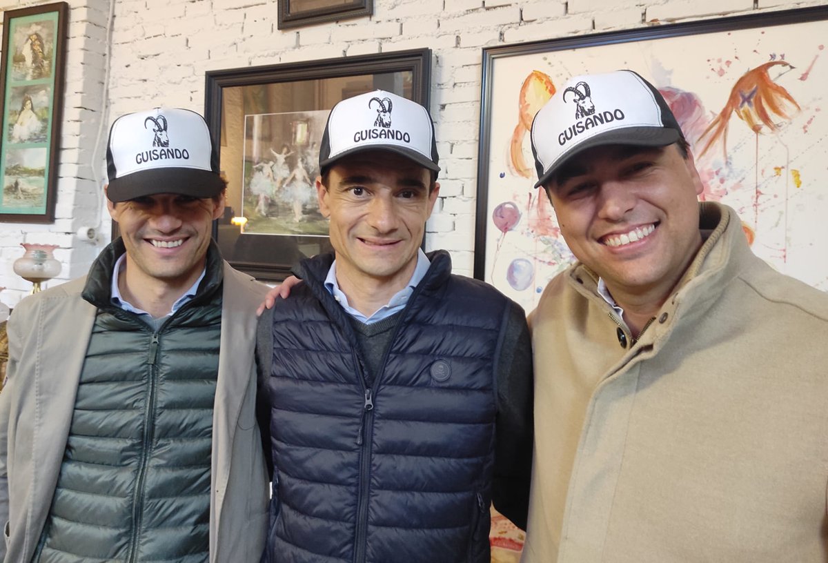 Tres nuevos galardones de los Premiso Gredos. Para los toreros <a href="/PacoUrenapaco/">Paco Ureña</a> y <a href="/pabloaguadocom/">Pablo Aguado▪️Comunicación</a>, y para <a href="/CarlosMontesin5/">Carlos Montesino Garro</a> alcalde de <a href="/Ayto_Candeleda/">Ayto. de Candeleda</a> 
lavozabulense.blogspot.com/2023/02/el-tem…