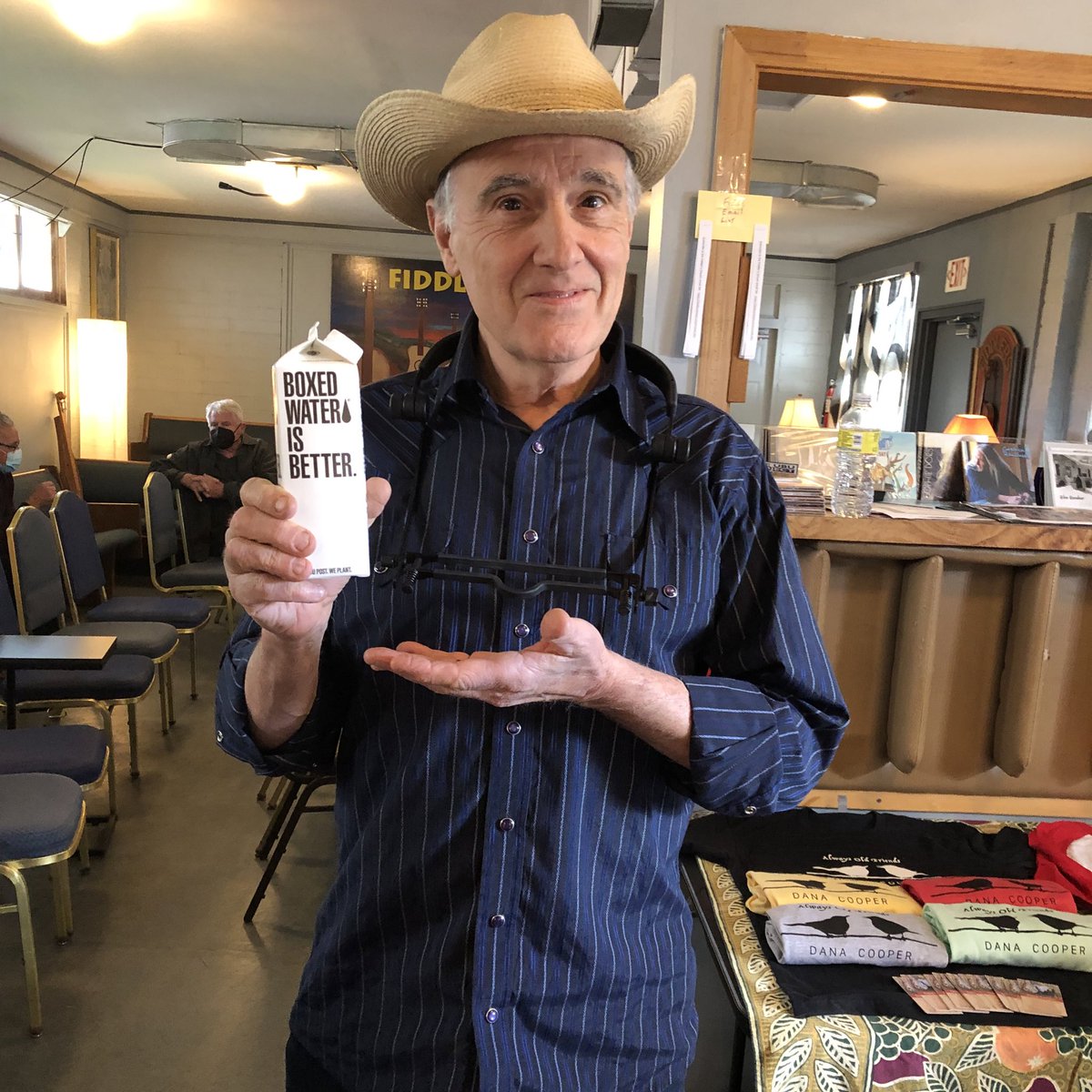 fiddlers_dream's tweet image. Dana Cooper in concert this afternoon at Fidd’s, 2pm! Singer, songwriter and storyteller. #DanaCooper #livemusic #Phoenix #supportlivemusic