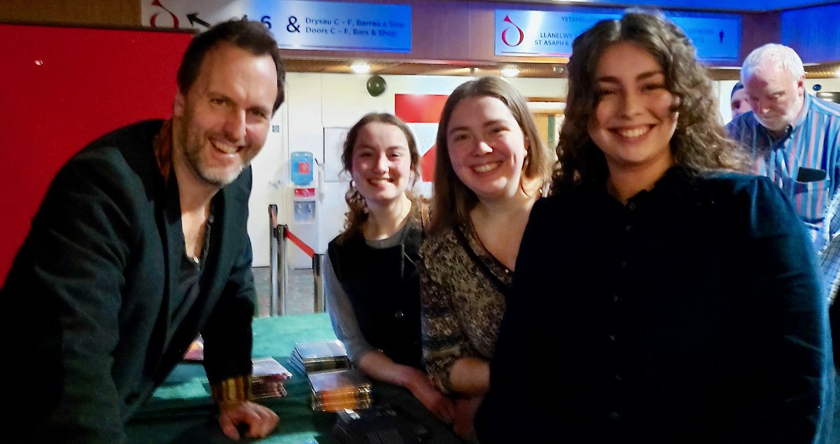 We recently had the pleasure of seeing <a href="/boden_jon/">Jon Boden</a> at <a href="/stdavidshall/">St David's Hall</a> for a brilliant evening of post apocalyptic folks songs.  Such a lovely evening! 😀🎵