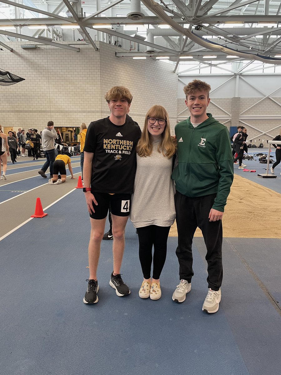 d2messer's tweet photo. When one brother finishes on Saturday and the other is competing 2 hours away, you drive to be there to cheer him on in person! #messerfamilystrong https://t.co/Mlalhs82AS