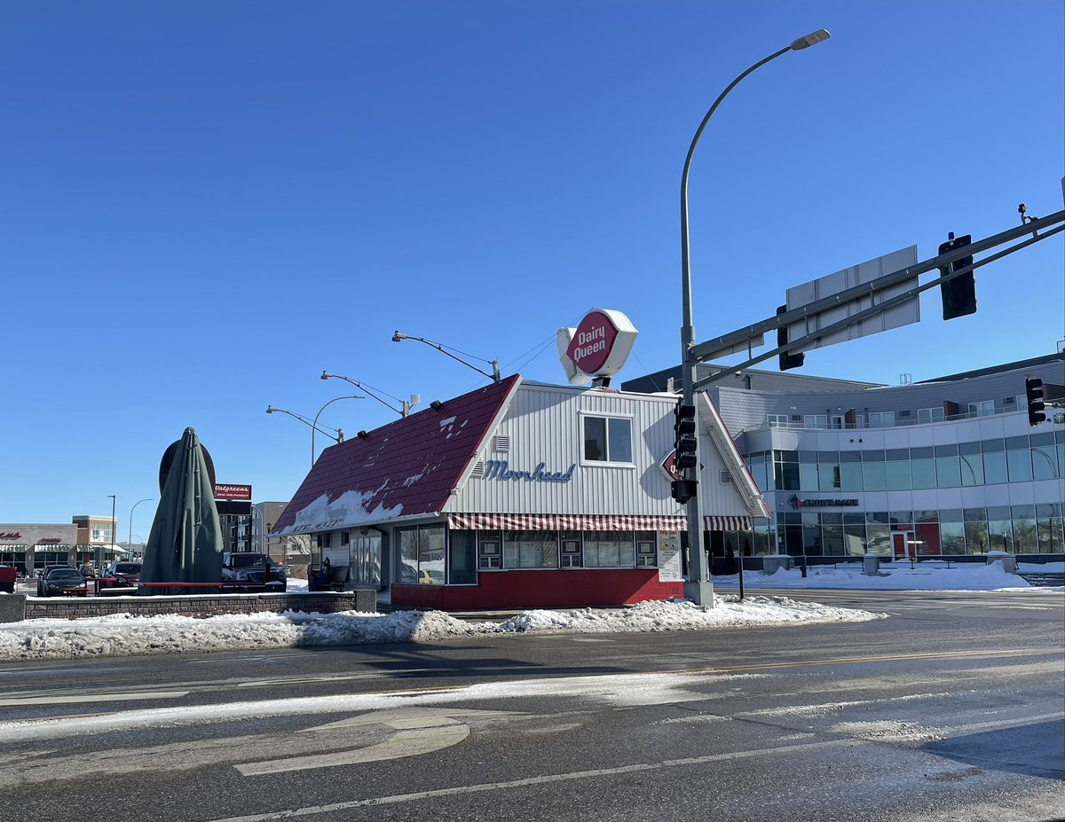 NaomiOrre's tweet photo. 3 more days. (if you know.. you know!) #MoorheadProud #onlyinMN #RedRiverValleyThings 🍦🍨🥳 https://t.co/1Dl4NjpdQg
