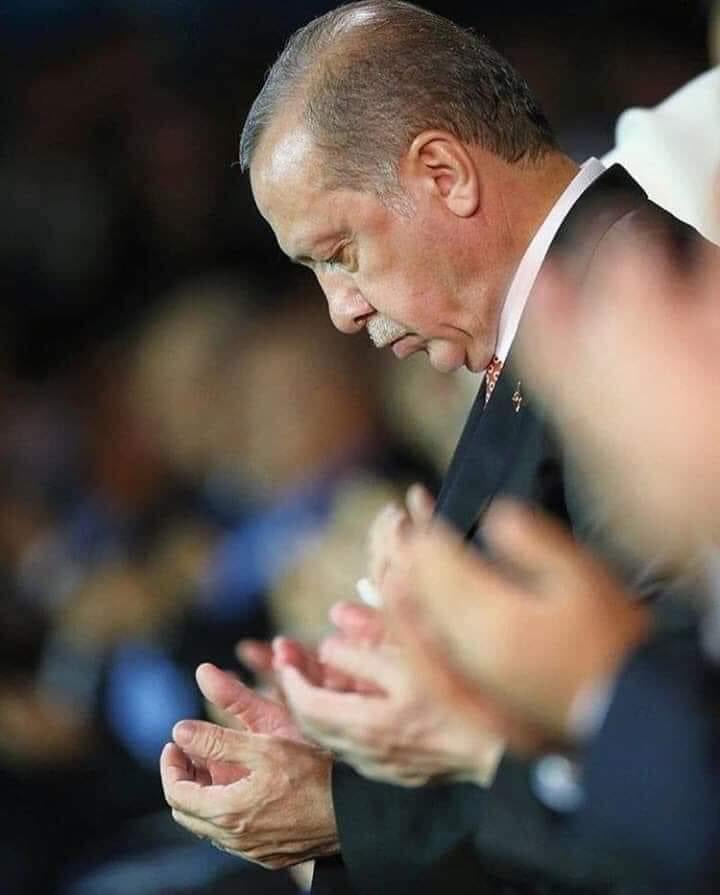 oznurcalik's tweet photo. Hayatını; sevdalısı olduğu milletine ve ülkesine adamış Cumhurbaşkanımız Sn @RTErdogan’a Rabbim’den sağlıklı ve uzun ömürler diliyorum.
Asrın Felaketini yaşadığımız bugünleri de yine Liderimizle ve Milletimizle beraber aşacak; yaraları beraber saracağız

#İyikiDoğdunMilletinAdamı https://t.co/JXLmuNzNvQ