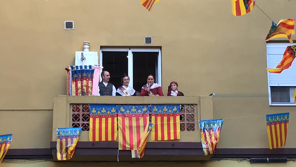 VLaguarPFerris's tweet photo. Hemos empezado la tarde con nuestra CRIDA de Tendentes🤣😊👏👏👏
#femfalla #serdelvallemola #infantilesdelvalle https://t.co/wSC3mPpZ7a