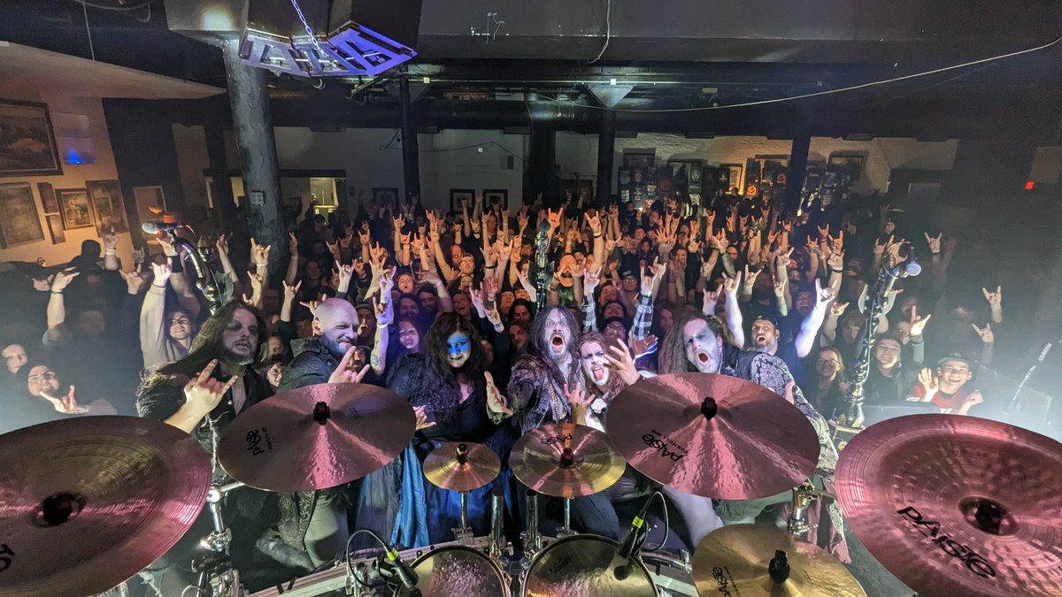 FApocalypse's tweet image. Joliet (IL) tonight! 🤘
Who's in?

#fleshgodapocalypse #crowdsurfing #moshpit #obscura #deathmetal #symphonicmetal #chicago #joliet