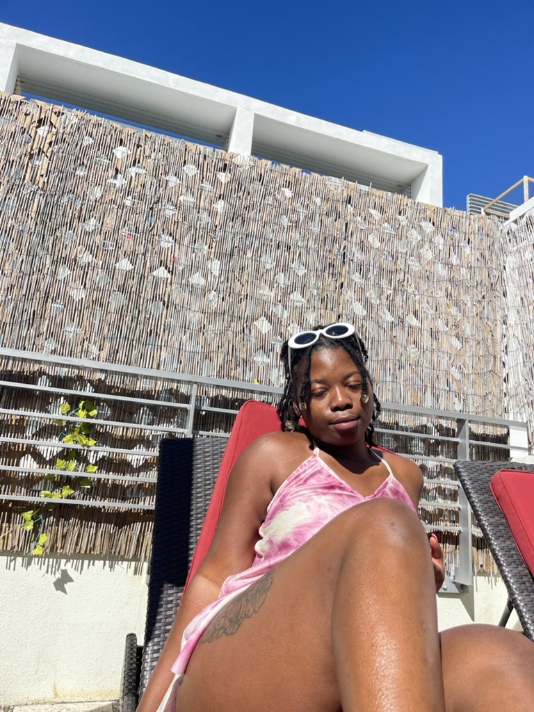 Saraviav_'s tweet photo. I’m feeling vibes on vibes 💖 https://t.co/8uxD8LOIQF
