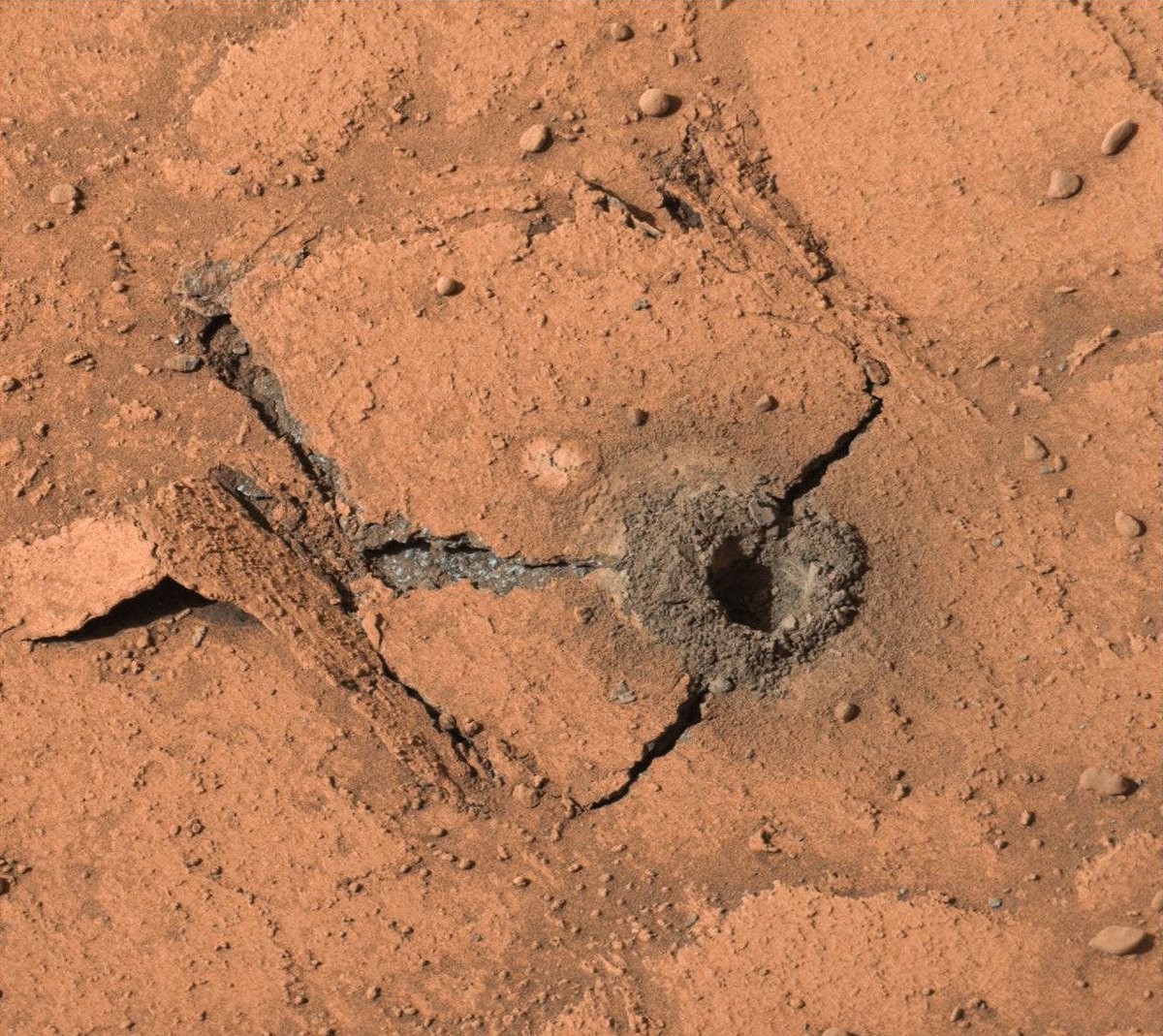 Astropierre tweet media