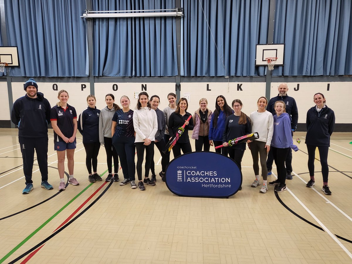 herts_CA's tweet photo. Excellent end to our female only foundation course. Well done everyone. https://t.co/bVpK7gafz4