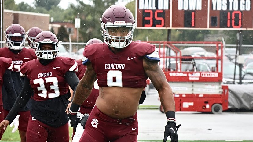 SouthernCharmSp's tweet photo. At 6'4" 245 lbs. Dajor is a force to be reckoned with coming off the edge on pass rush or being a 'force' and sealing the edge on run plays. 

He can also drop in coverage when necessary and has proven to be more than capable in that category. https://t.co/qlP2PXh4TL