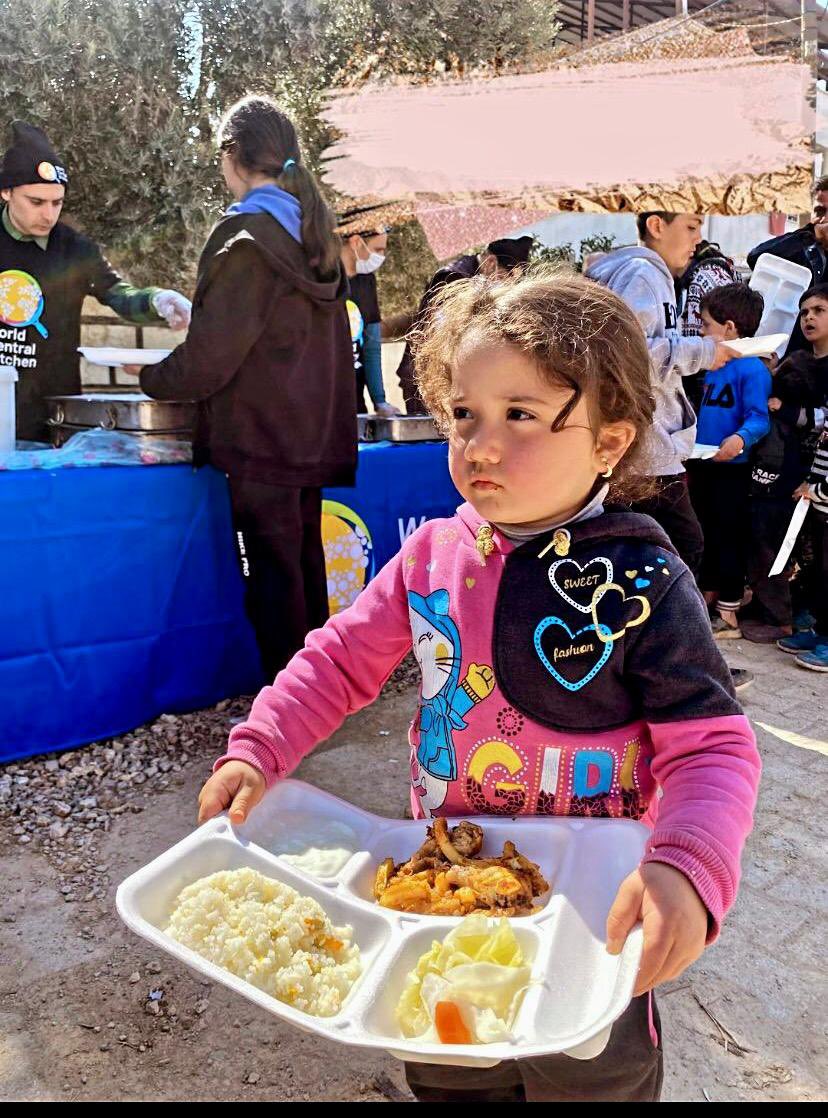 chefjasoncollis's tweet photo. Our teams are sleeping in tents side x side with the people making sure no town is being forgotten. #chefsforsyria #chefsforTüerkie https://t.co/JleUaP0giJ
