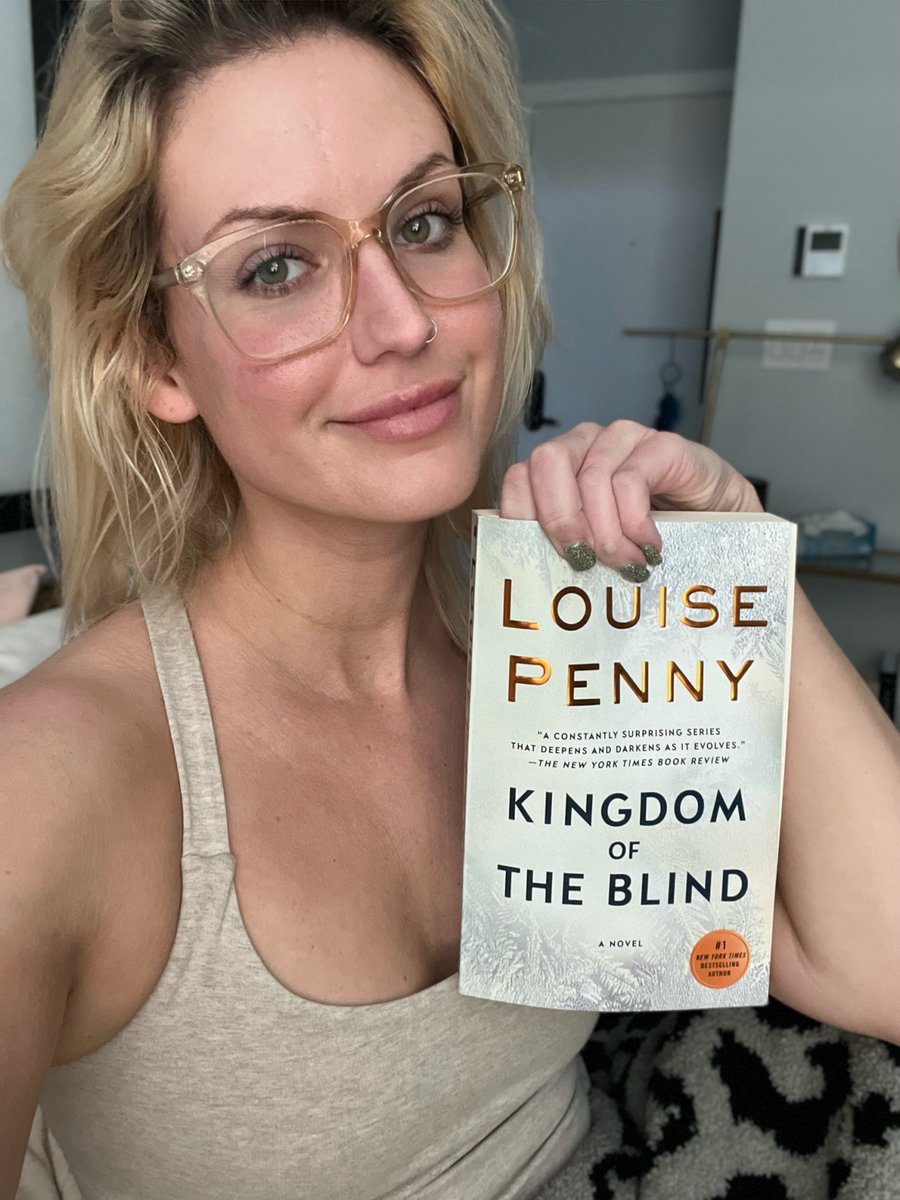 WanderlustK887's tweet photo. The ideal super chill Sunday Funday for me is definitely reading a psychological thriller… I’m a (sexy) nerd, I know I know 😜 https://t.co/Xhlgz3I7jt