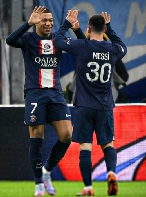 Fp7HfSOWYAgzTQr?format=png&name=small