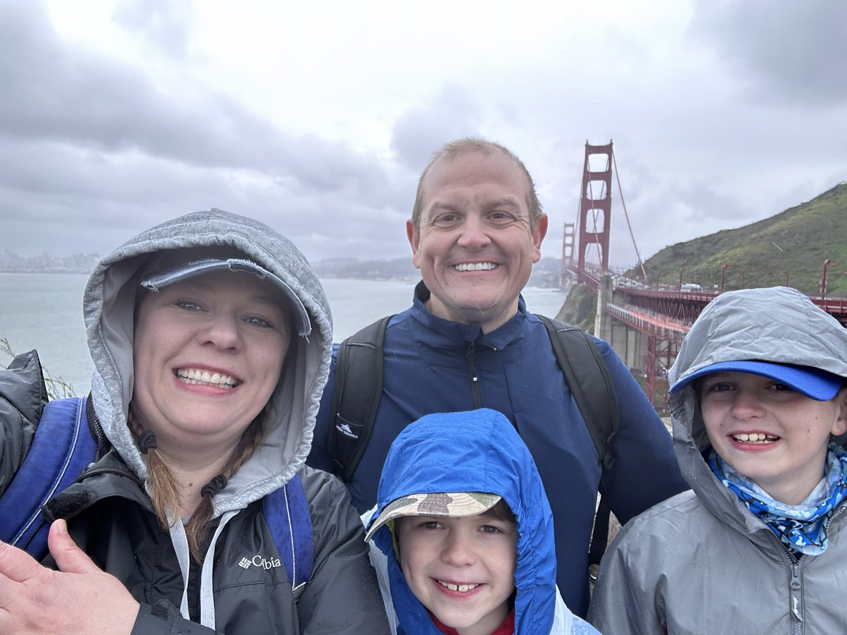 BrandilynRector's tweet photo. Family trip to San Fransisco during track out!  #TrackOut #Track2 #TrackOutFun #FamilyVacation #GoldenGateBridge #MaddoxGoesTo3rdGrade #HoustonGoesTo5thGrade #SalemRollinStrong #SanFran https://t.co/cUHseZfal1