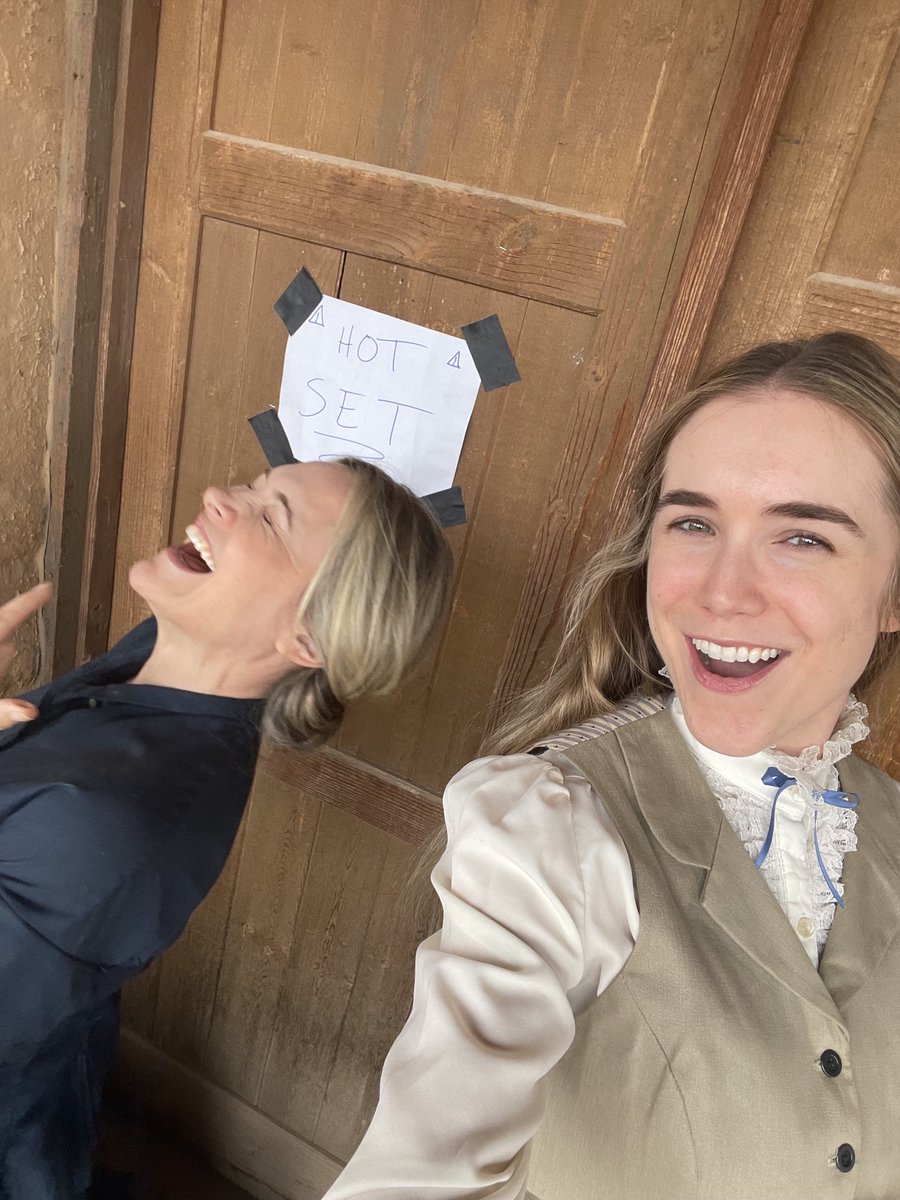 Sometimes it really does feel like a ‘hot’ set…. and then there’s this. 😂 But hot or not, it’s always a WONDERFUL day when I get to play with my tiny perfect unicorn, ⁦@SpencerLocke⁩ !! ❤️👯
#AmongWolves