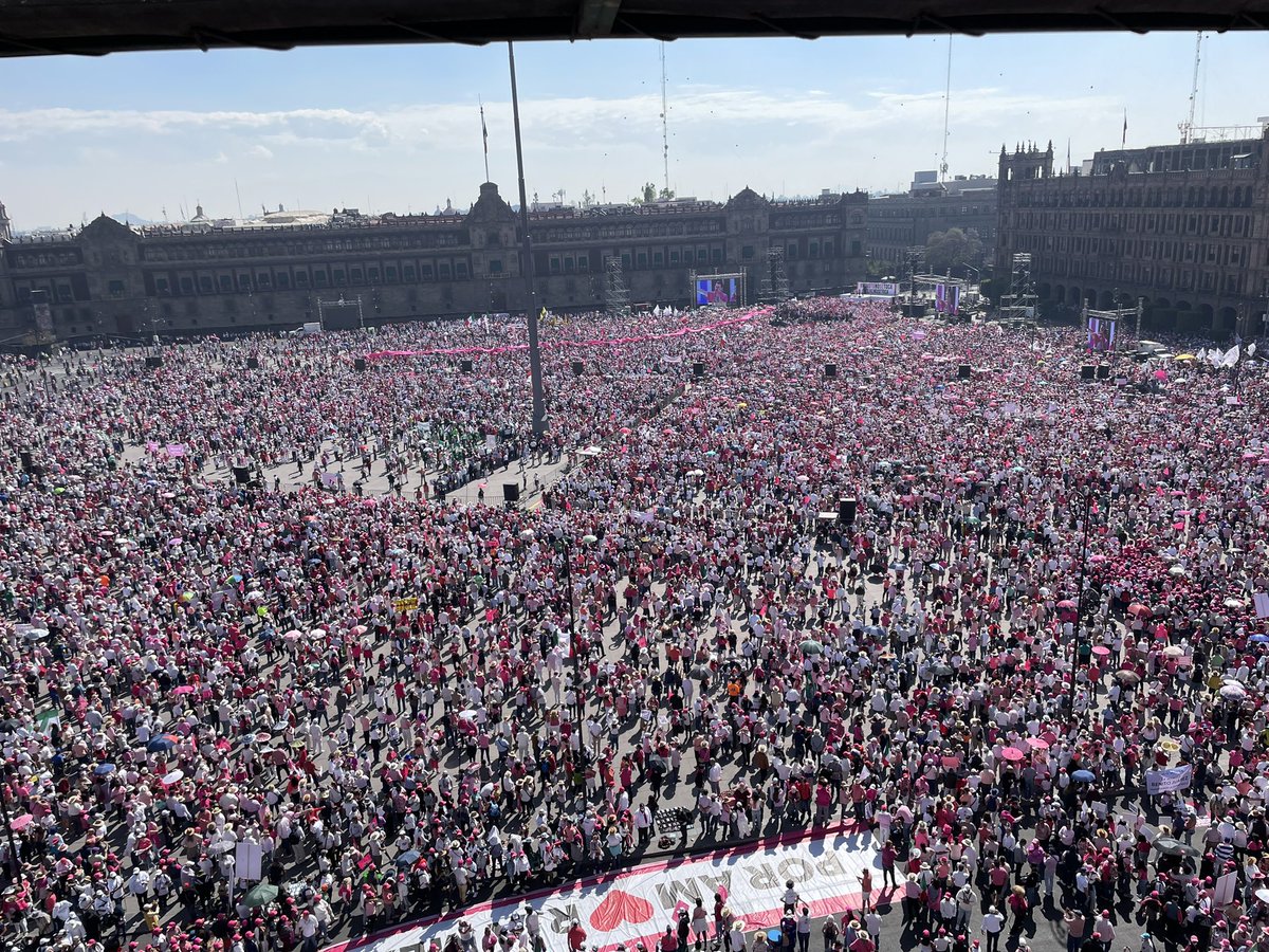 Impresionante multitud que por voluntad propia se manifestó en el zócalo de la Cdmx en contra del plan B de la reforma electoral