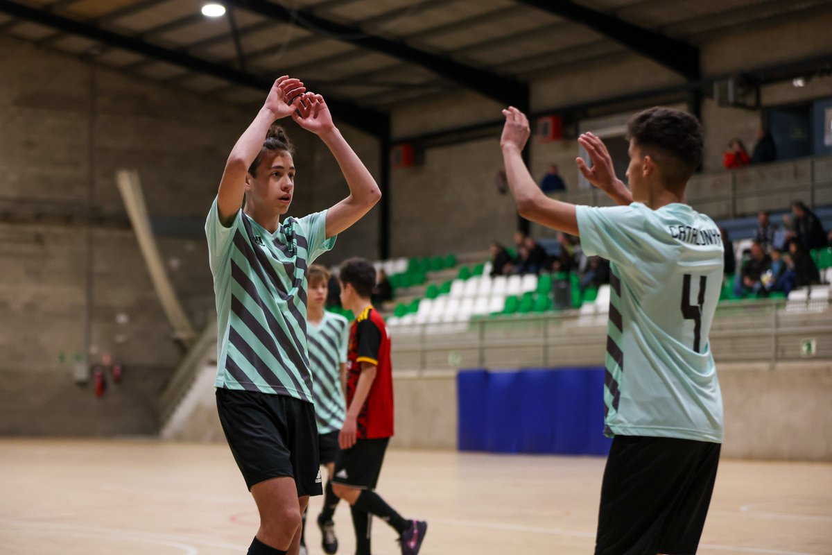 FCF_CAT's tweet photo. 🟡🔴 Empat entre la Selecció Catalana Infantil masculina i el @CFSEixample
🏆 Entrenament de les Seleccions Catalanes Base de futbol sala
📝: https://t.co/6UWdNOyi2y
📸: https://t.co/hEWXeW9FFn
#SeleccionsCatalanesFS #CampionatsEspanyaFS #InfantilFS https://t.co/2omKf2rpqm